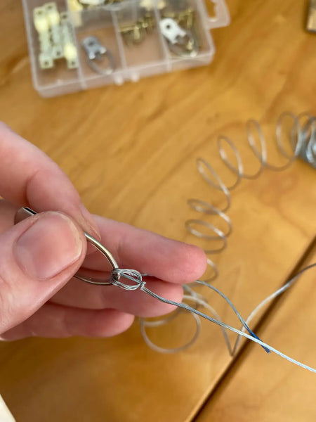 How-To-Tie-A-Picture-Framers-Knot-2